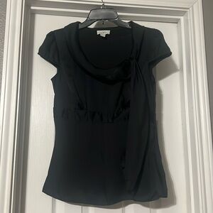 Sz 6 Loft short sleeve black blouse with satin tie & zipper closure at the side